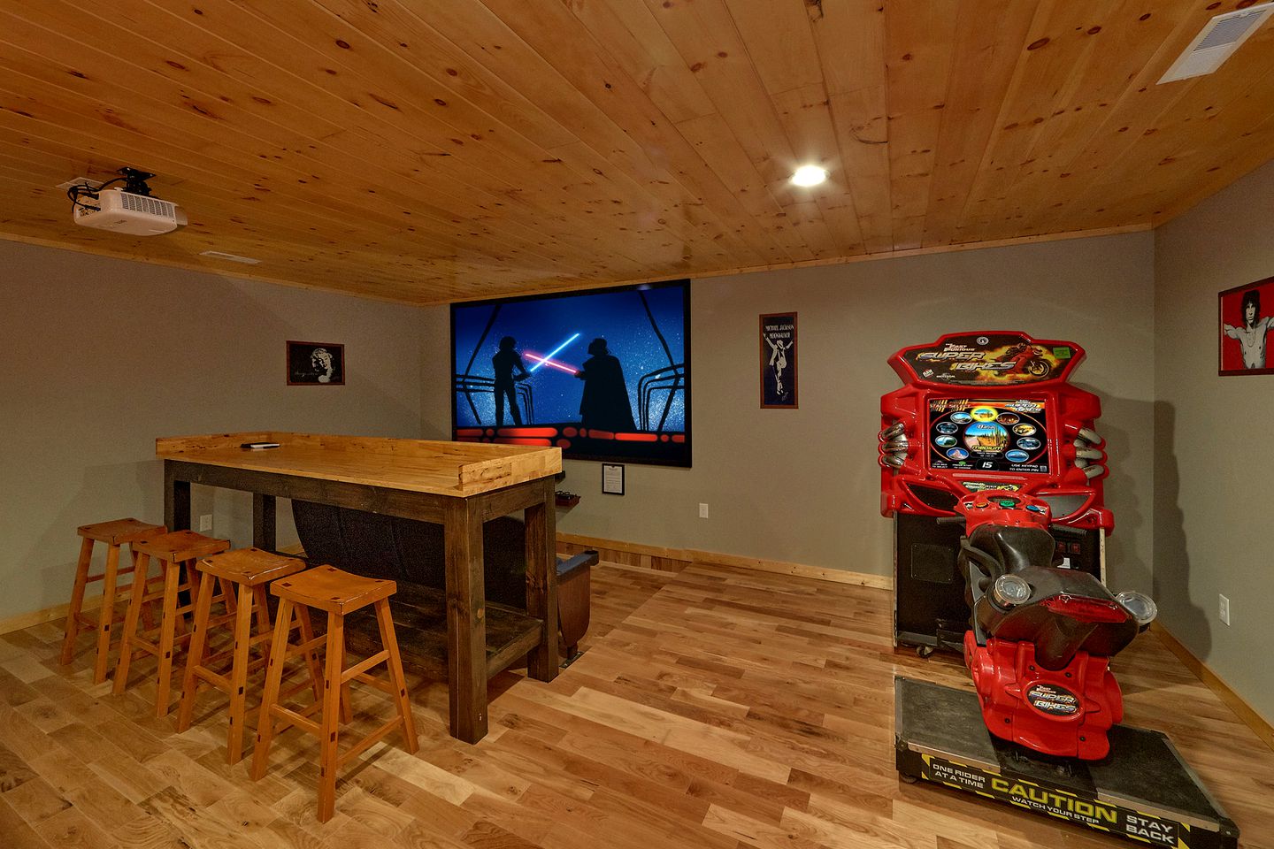 Creekside Cabin Rental near the Great Smoky Mountains for a Tennessee Vacation