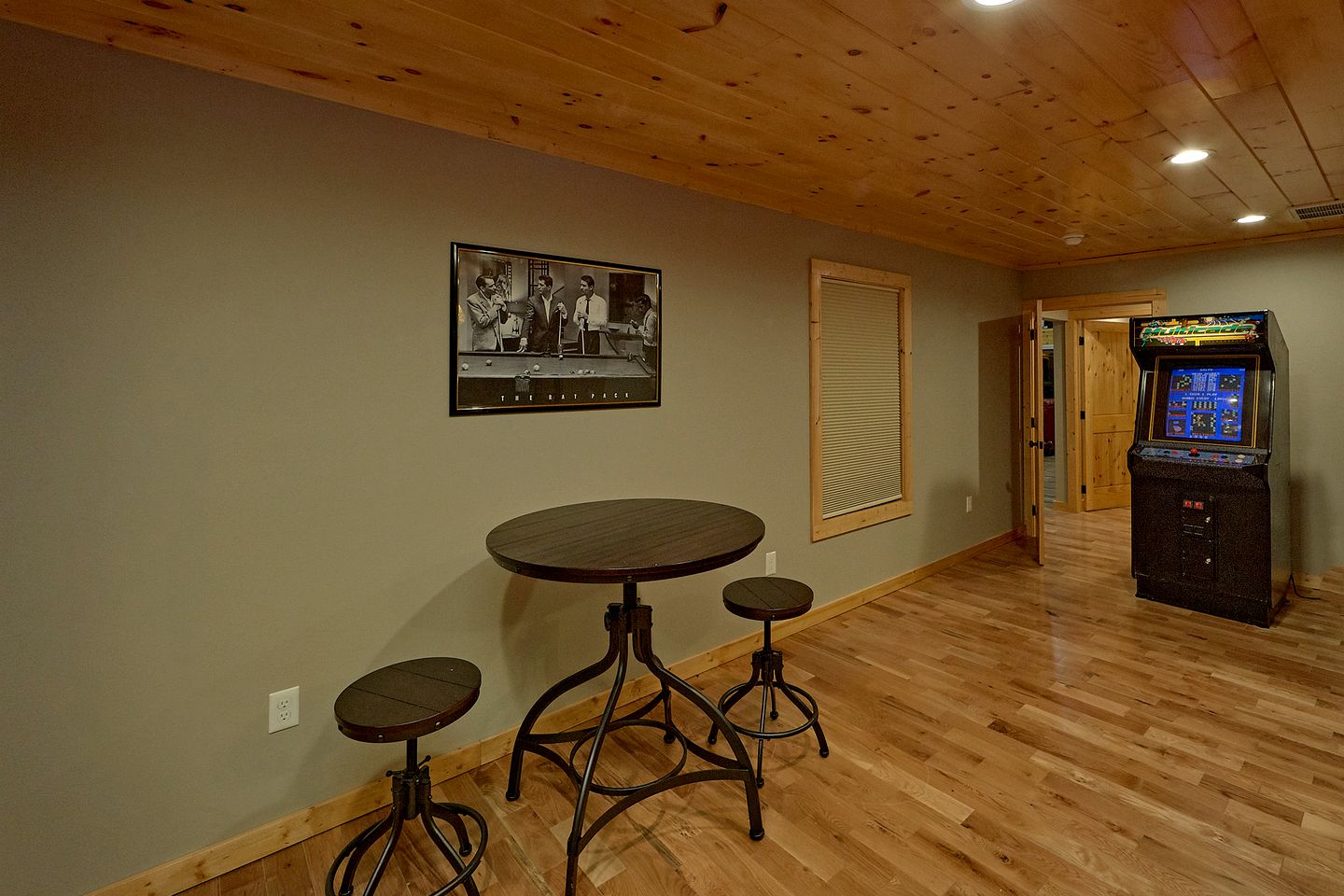 Creekside Cabin Rental near the Great Smoky Mountains for a Tennessee Vacation