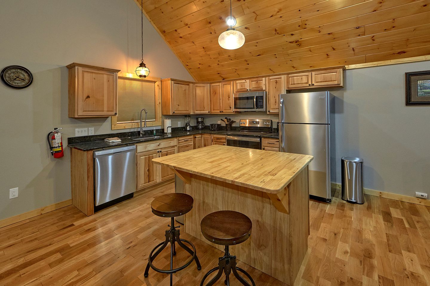 Creekside Cabin Rental near the Great Smoky Mountains for a Tennessee Vacation