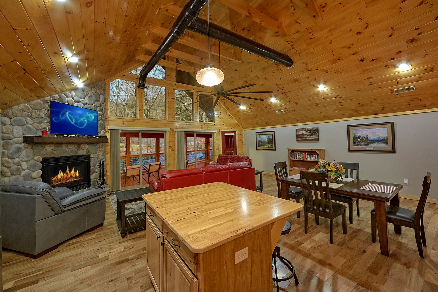 Creekside Cabin Rental near the Great Smoky Mountains for a Tennessee Vacation