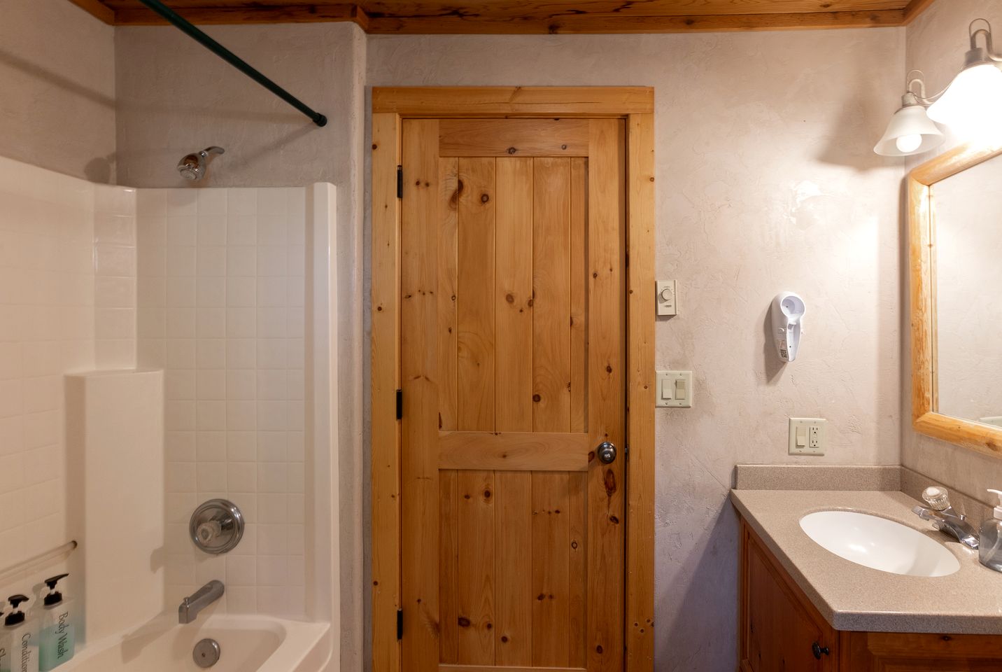 Spacious Mountain Retreat with Hot Tub & Game Room Near National Forest – Close to Outdoor Adventures in Idaho