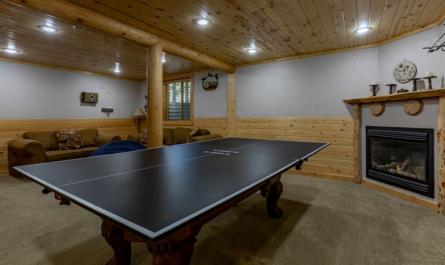 Spacious Mountain Retreat with Hot Tub & Game Room Near National Forest – Close to Outdoor Adventures in Idaho