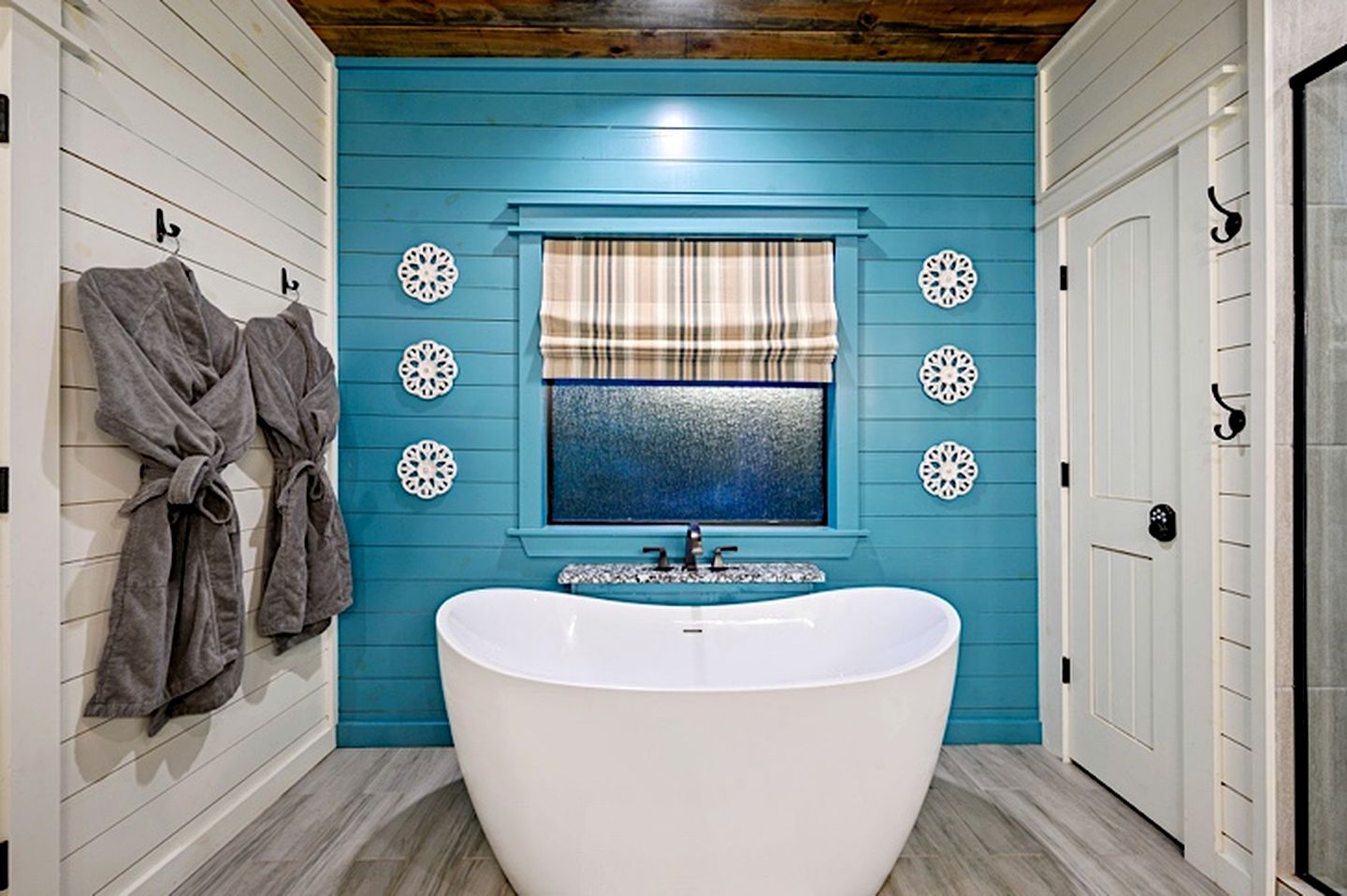 Charming Cabin Retreat with Modern Comforts near Broken Bow, Oklahoma