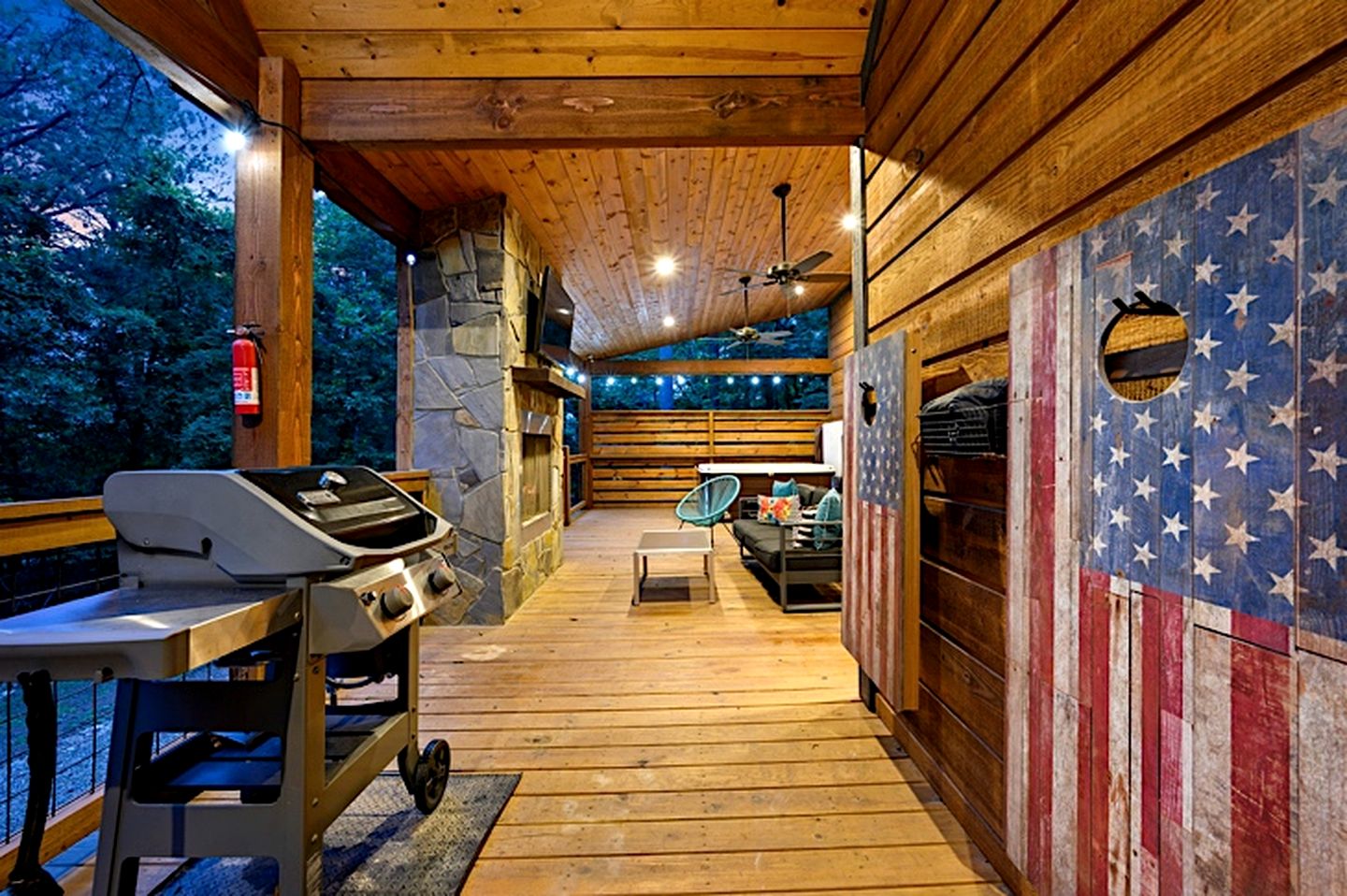 Charming Cabin Retreat with Modern Comforts near Broken Bow, Oklahoma