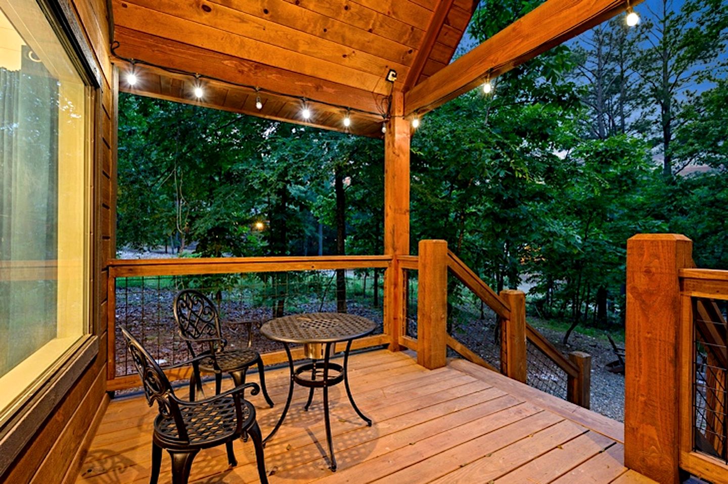 Charming Cabin Retreat with Modern Comforts near Broken Bow, Oklahoma