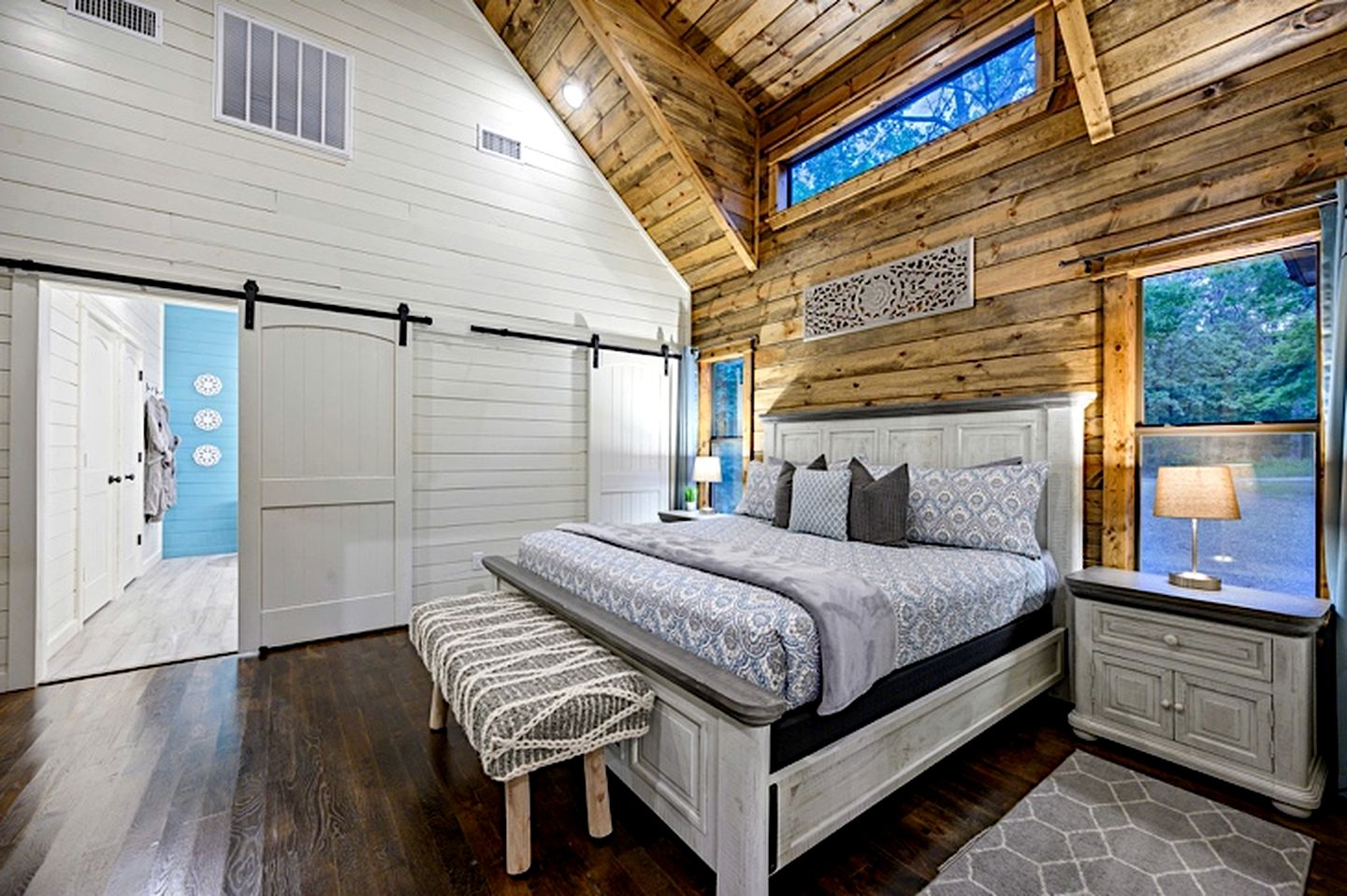 Charming Cabin Retreat with Modern Comforts near Broken Bow, Oklahoma