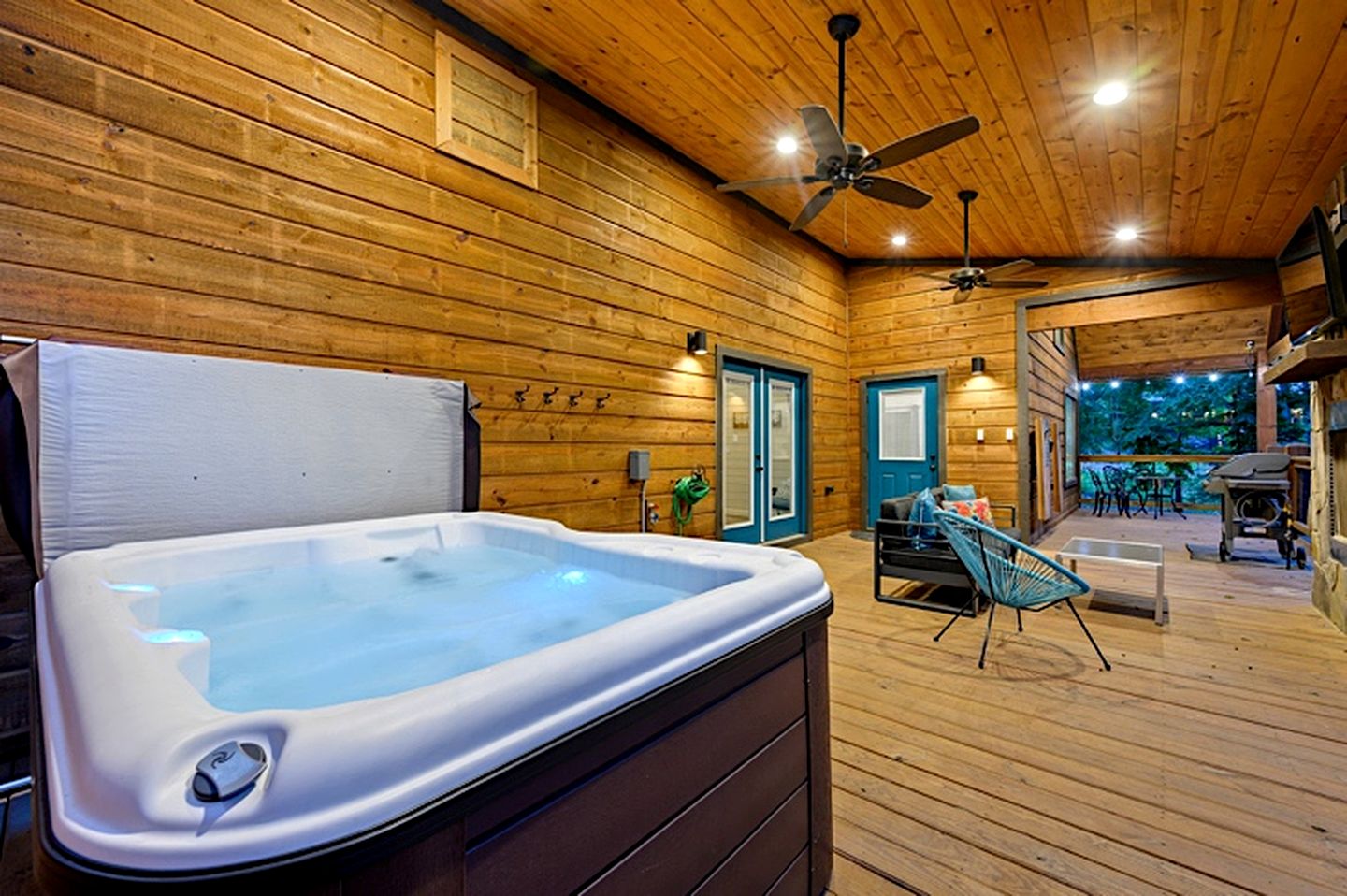 Charming Cabin Retreat with Modern Comforts near Broken Bow, Oklahoma