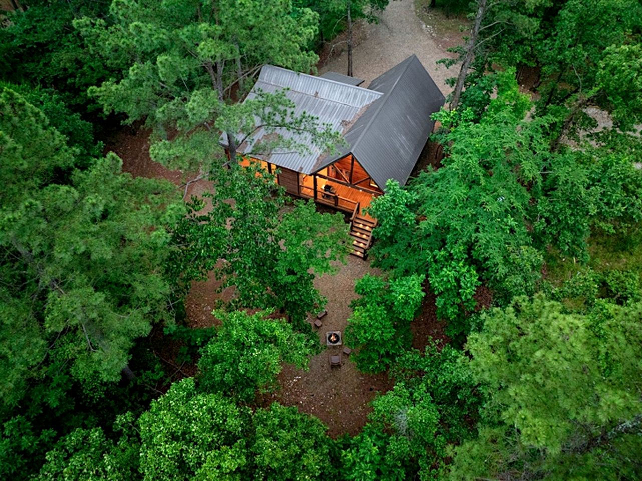 Charming Cabin Retreat with Modern Comforts near Broken Bow, Oklahoma