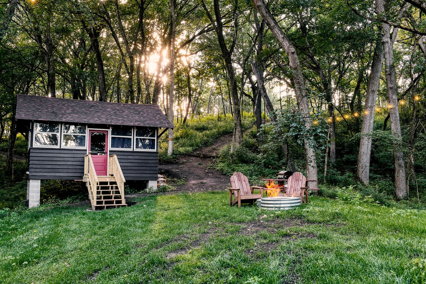 Gorgeous Rustic Scout Cabin for a Memorable Couples Retreat Surrounded by Nature in Troy, Wisconsin