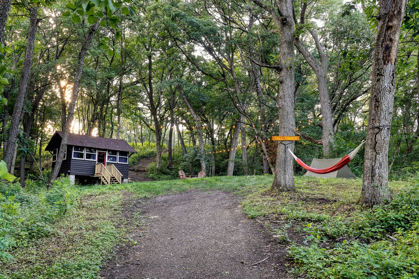 Gorgeous Rustic Scout Cabin for a Memorable Couples Retreat Surrounded by Nature in Troy, Wisconsin