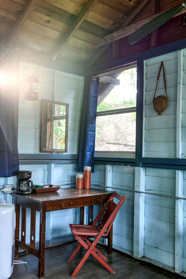 Gorgeous Rustic Scout Cabin for a Memorable Couples Retreat Surrounded by Nature in Troy, Wisconsin