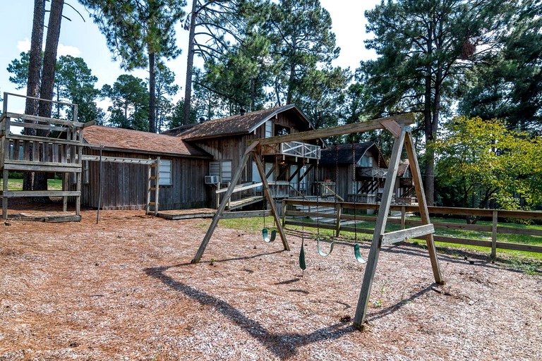 Log cabins (Nacogdoches, Texas, United States)