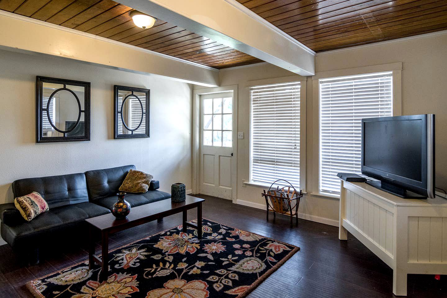 Spacious Log Cabin Rental for Family Vacations in Texas