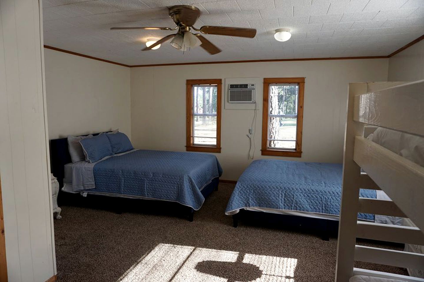 Fantastic Log Cabin Rental for a Fun-Filled Family Vacation in Texas