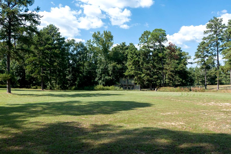 Cabins (Nacogdoches, Texas, United States)