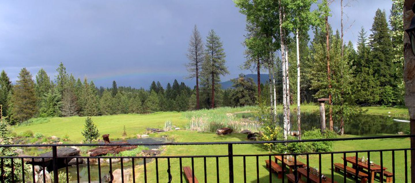 Beautifully-Decorated Suite for a Romantic Getaway in Northern Idaho