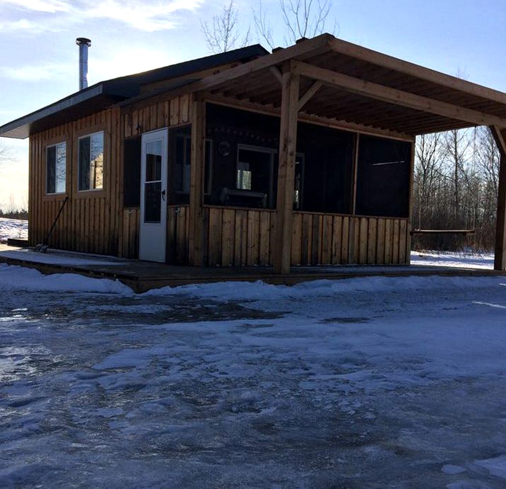 Camping Cabin Rental near Woodridge, Maitoba