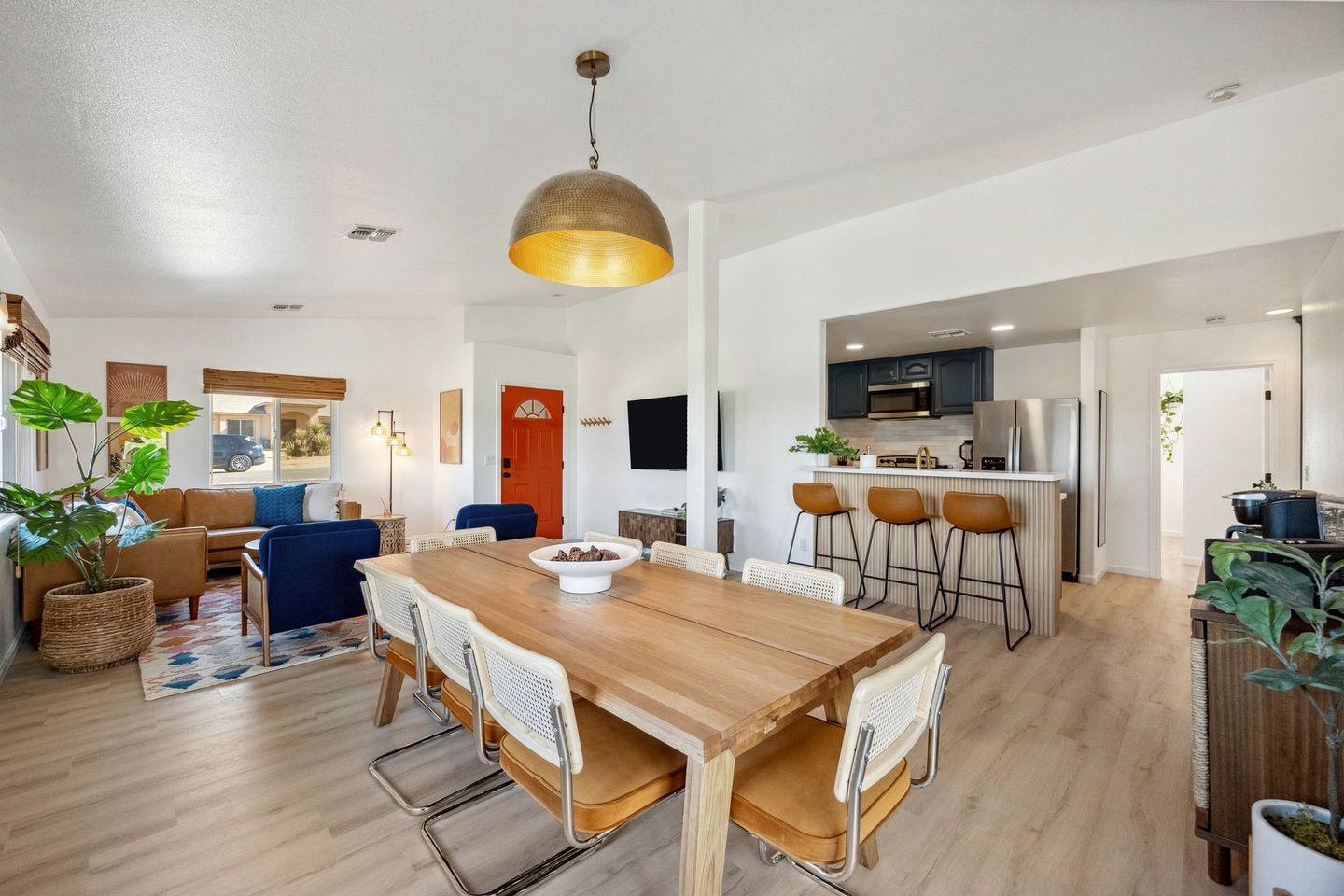 Beautiful Desert Rental with Hot-Tub-Fire Pit and BBQ in California