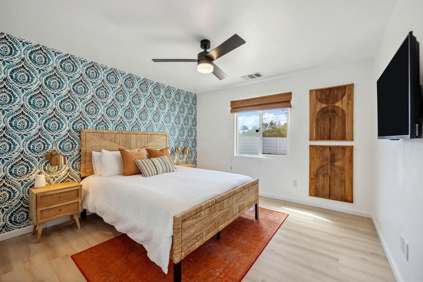 Beautiful Desert Rental with Hot-Tub-Fire Pit and BBQ in California