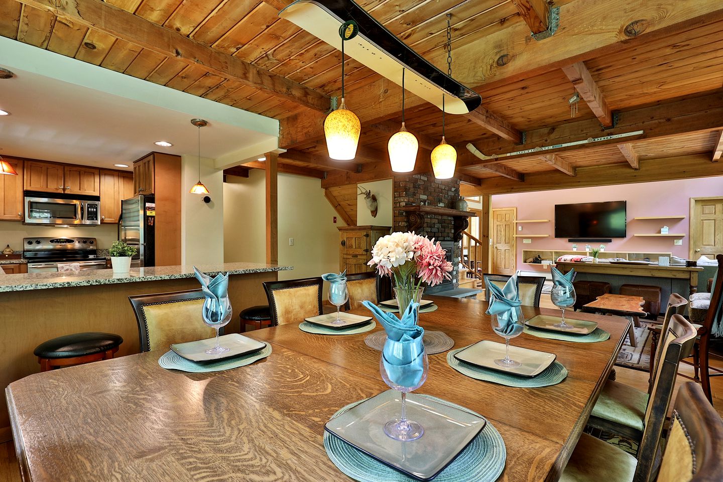 Gorgeous Luxury Cabin with Hot Tub for Family and Ski Getaways in Killington, Vermont