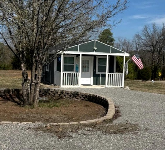Charming Tiny Home Retreat Near Forest Trails & River Access in Calico Rock, Arkansas