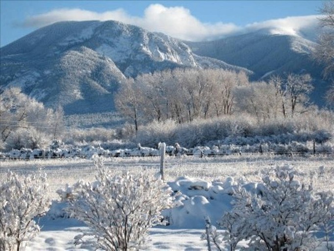 Bubbles & Domes (Arroyo Seco, New Mexico, United States)