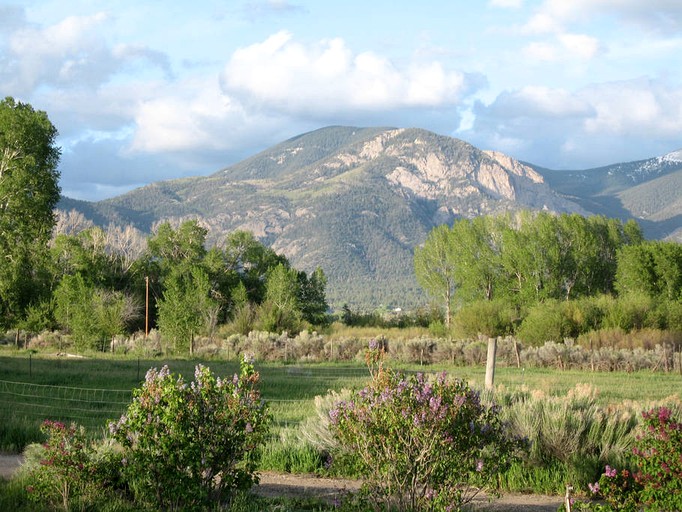 Bubbles & Domes (Arroyo Seco, New Mexico, United States)