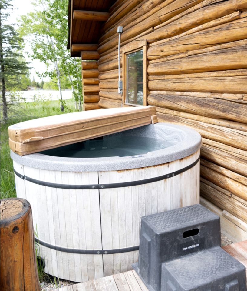 Scenic Mountain Cabin with Hot Tub & Ski-In Access near National Parks in Island Park, Idaho