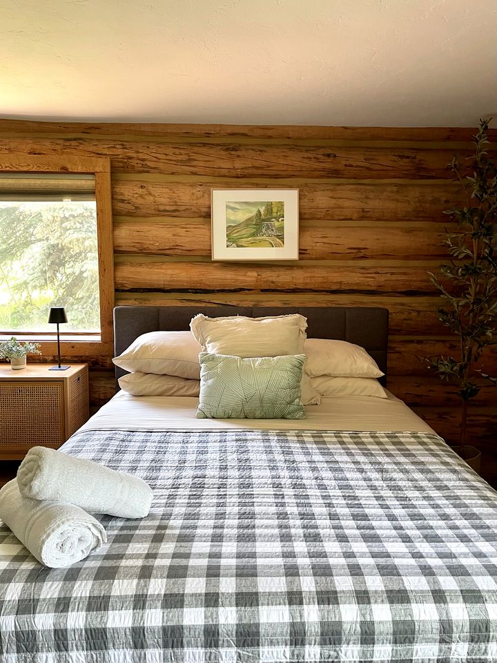 Scenic Mountain Cabin with Hot Tub & Ski-In Access near National Parks in Island Park, Idaho