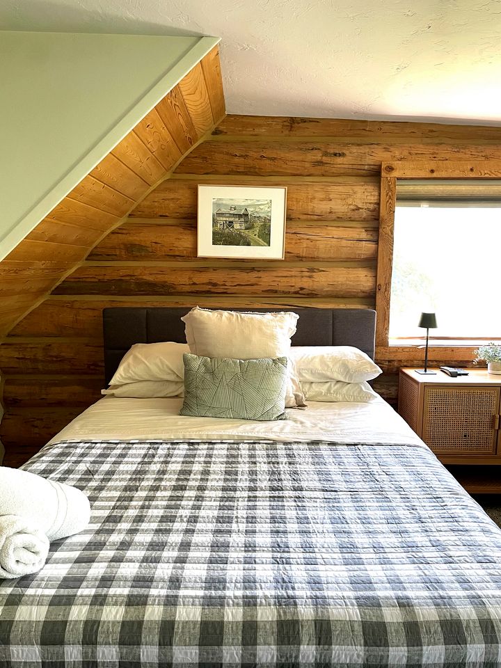 Scenic Mountain Cabin with Hot Tub & Ski-In Access near National Parks in Island Park, Idaho