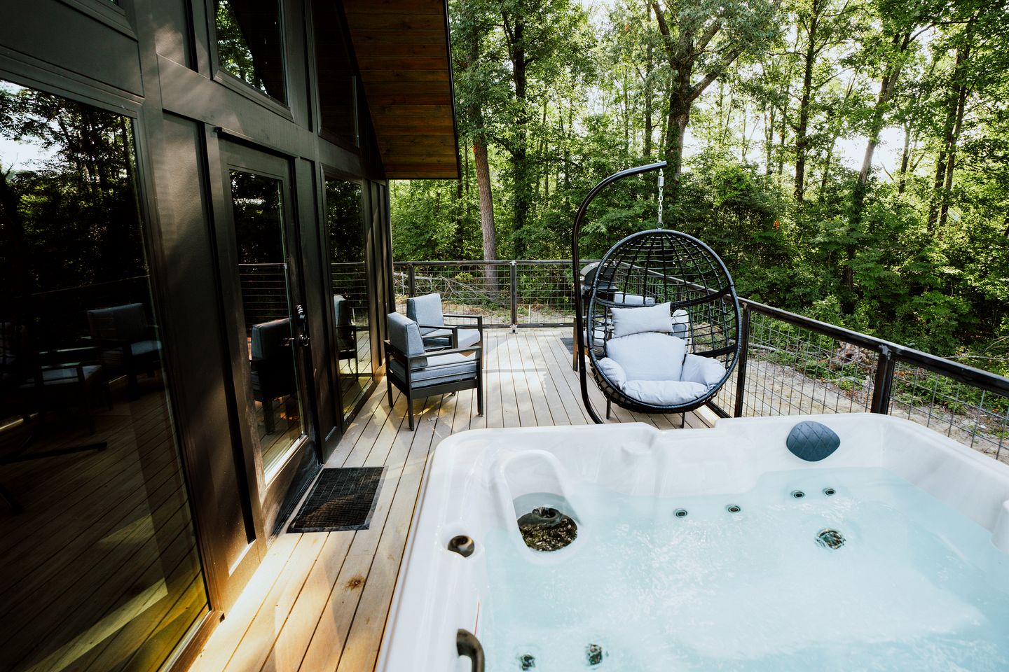 Modern Cabin on Weiss Lake, Cedar Bluff, Alabama