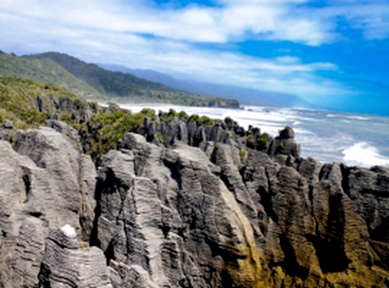 Immaculate Couples Retreat near Pancake Rocks in Punakaiki, South Island