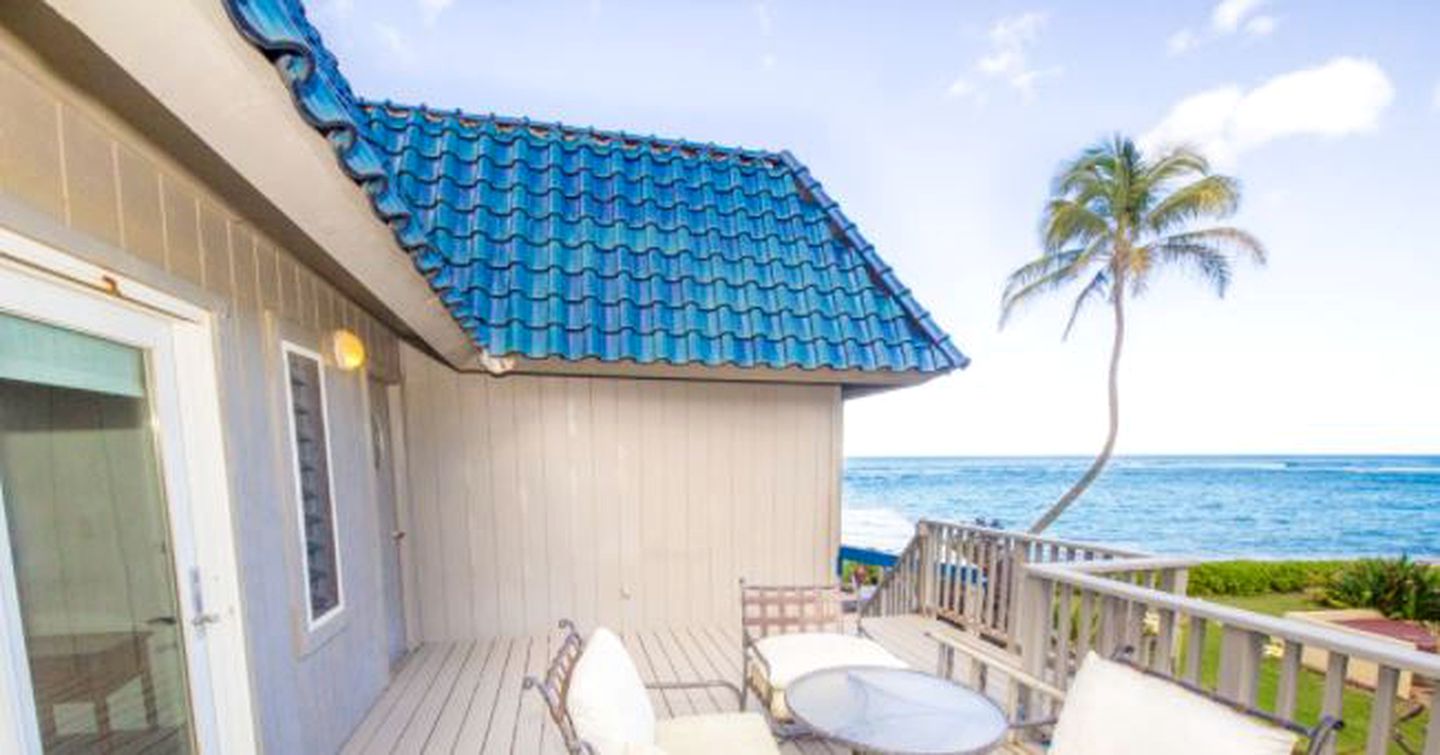 Beachfront Cottage Rental with Snorkeling near Anahola, Hawaii