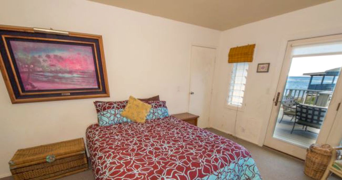 Beachfront Cottage Rental with Snorkeling near Anahola, Hawaii