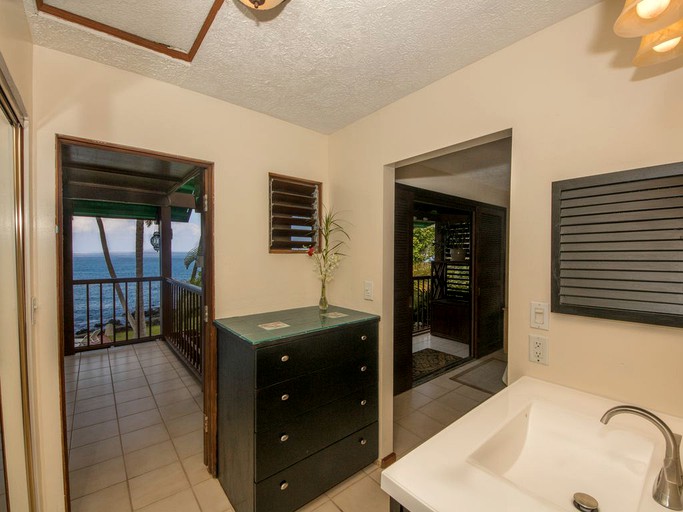 Beach Houses (Captain Cook, Hawaii, United States)