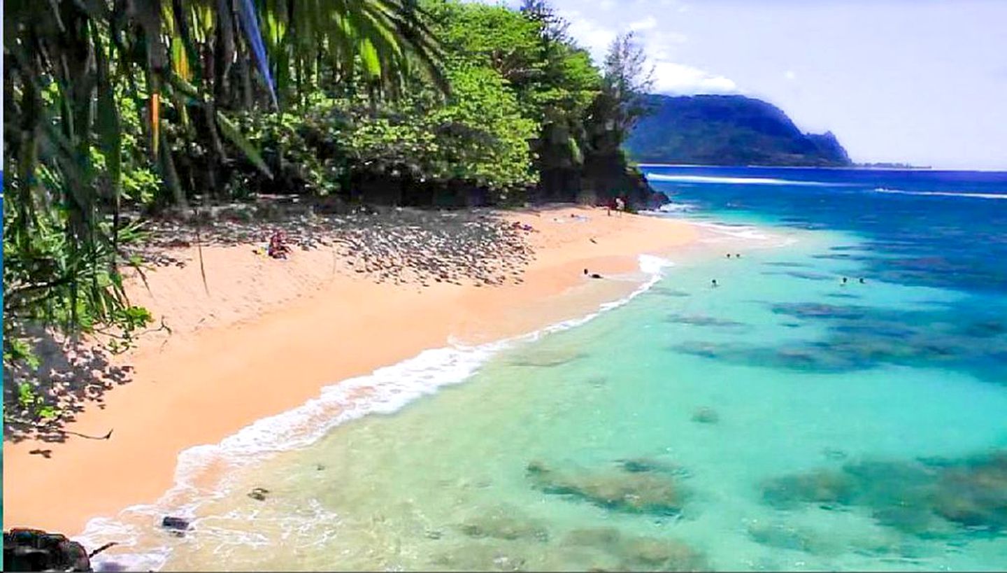 Spacious Cliffside Villa with Breathtakingly Gorgeous Ocean Views and Beach Access in Princeville, Hawaii