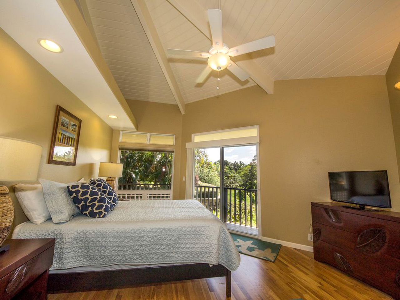 Spacious Cliffside Villa with Breathtakingly Gorgeous Ocean Views and Beach Access in Princeville, Hawaii
