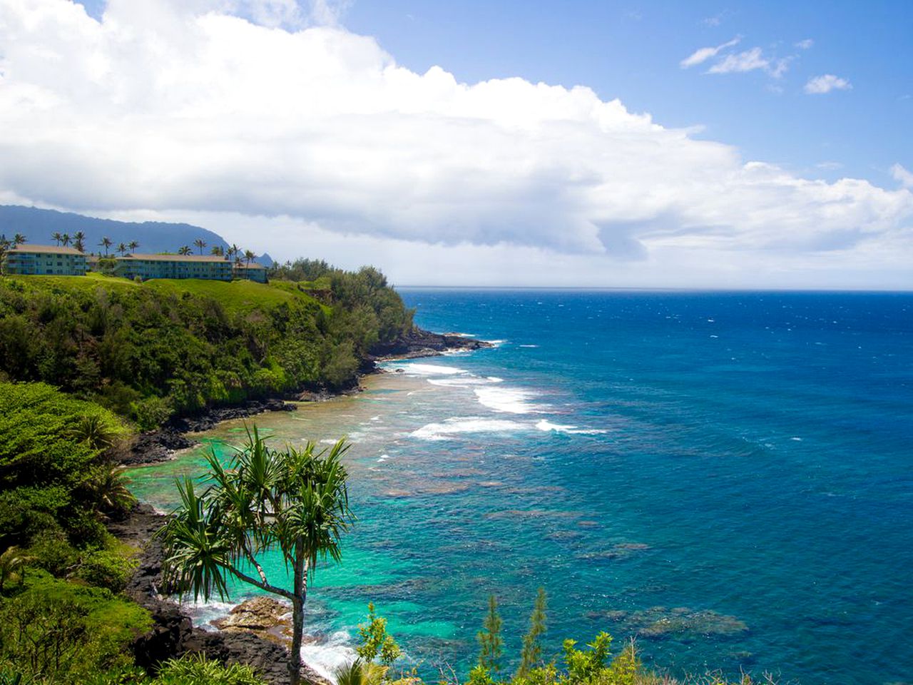 Spacious Cliffside Villa with Breathtakingly Gorgeous Ocean Views and Beach Access in Princeville, Hawaii