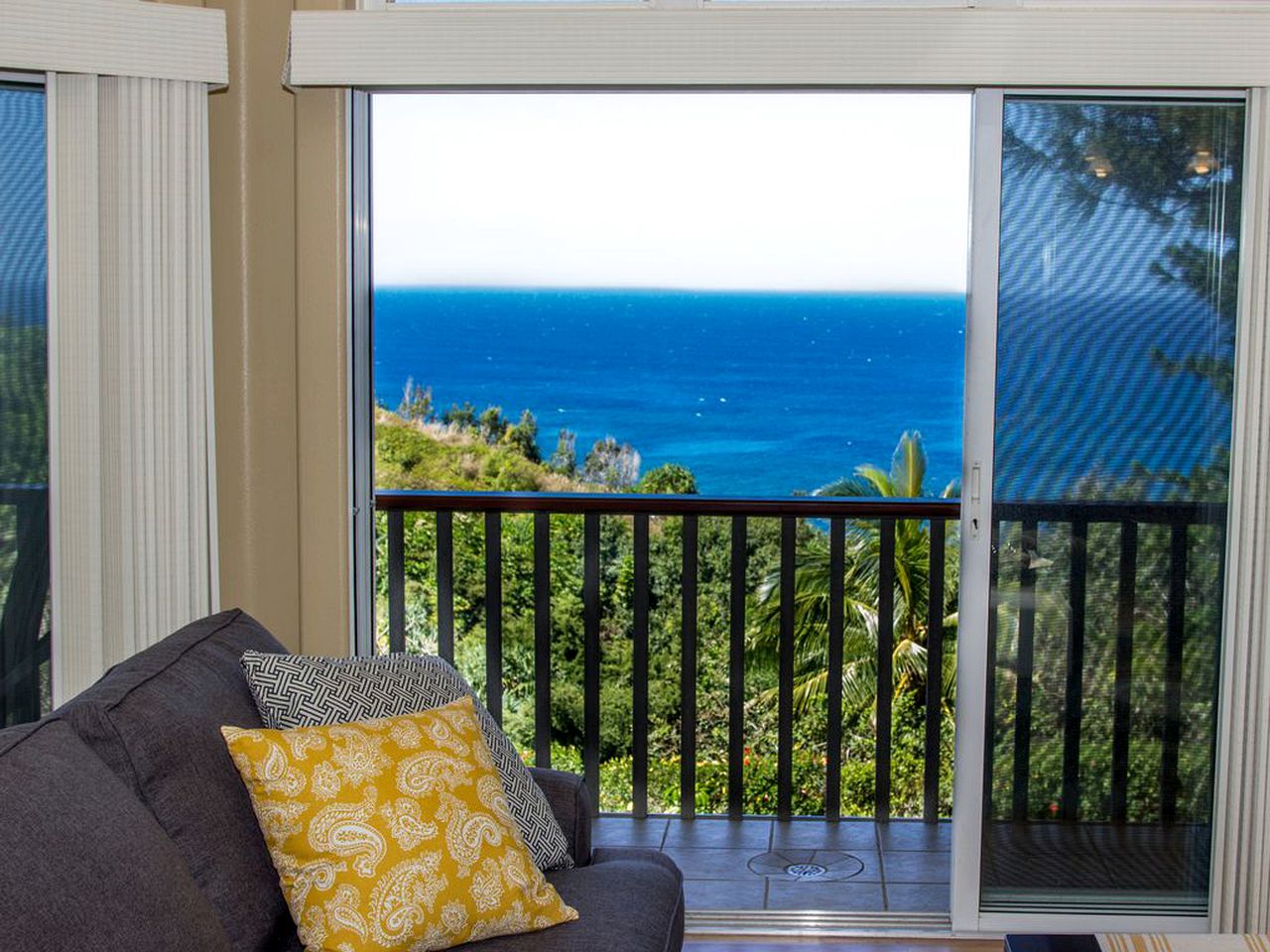 Spacious Cliffside Villa with Breathtakingly Gorgeous Ocean Views and Beach Access in Princeville, Hawaii
