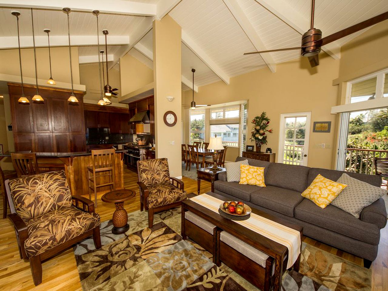 Spacious Cliffside Villa with Breathtakingly Gorgeous Ocean Views and Beach Access in Princeville, Hawaii