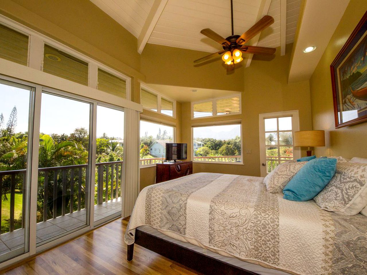 Spacious Cliffside Villa with Breathtakingly Gorgeous Ocean Views and Beach Access in Princeville, Hawaii