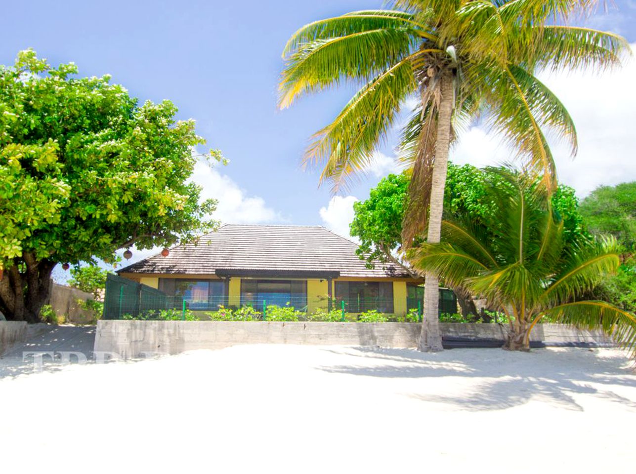 TBD Rentals Fabulous 2 br on famous Matira Beach! Rated 1 Beach