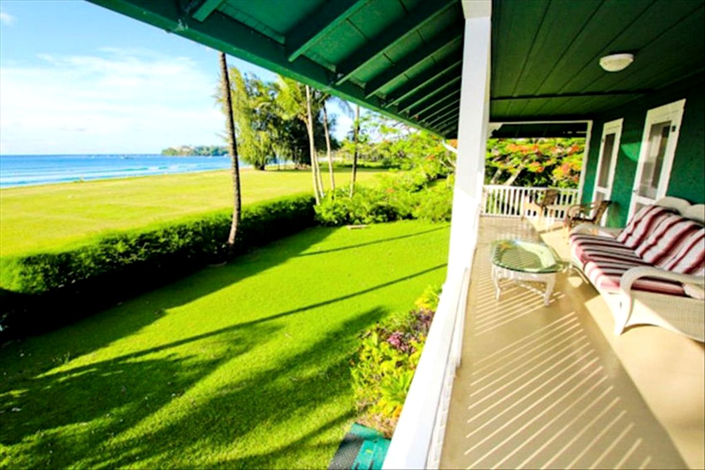 Oceanfront Cottage Rental with Mountain Views in Hanalei, Hawaii