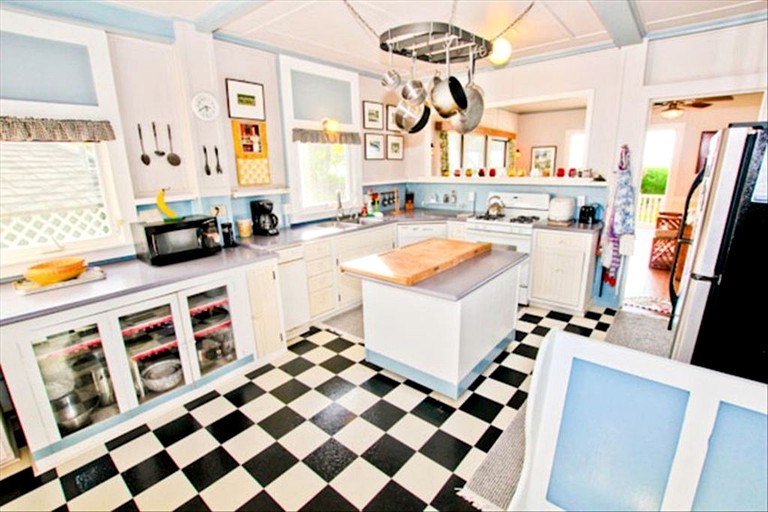 Beach Houses (Hanalei, Hawaii, United States)