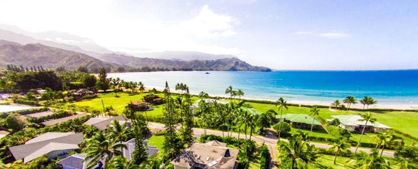 Beach Houses (Hanalei, Hawaii, United States)
