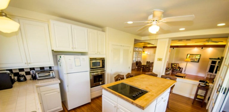 Beach Houses (Hanalei, Hawaii, United States)