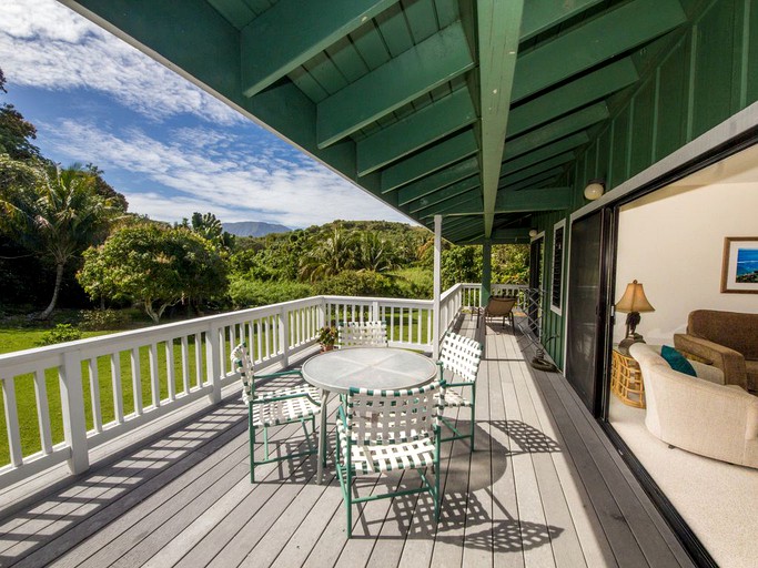 Beach Houses (Kilauea, Hawaii, United States)
