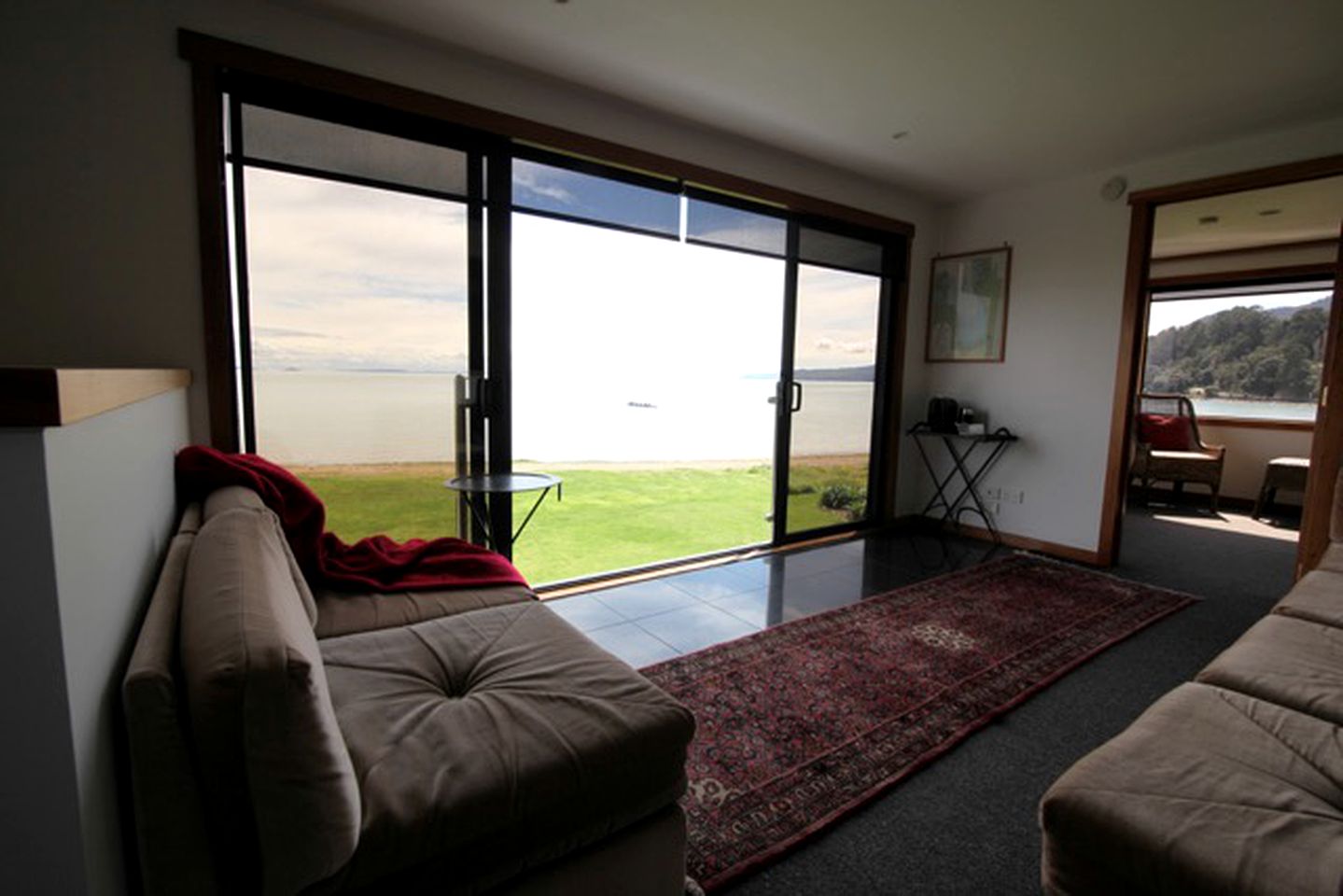 Romantic Beach Suite Rental for a Couples Getaway near Thames in New Zealand