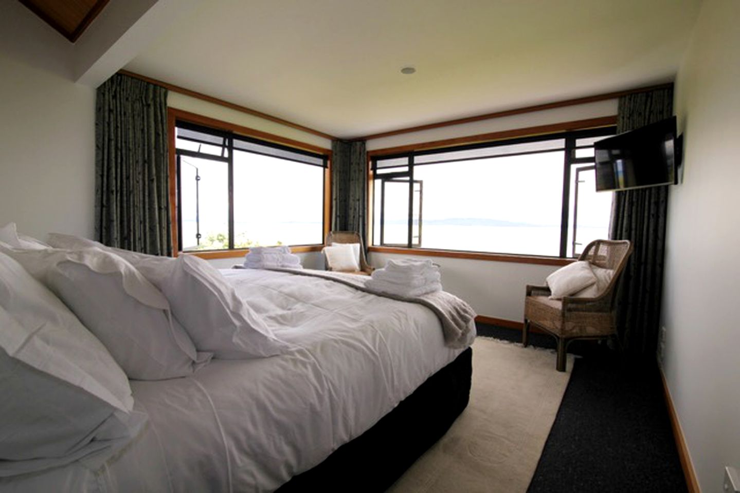 Stunning Sunny Suite Rental with Delicious Breakfast in Coromandel, New Zealand