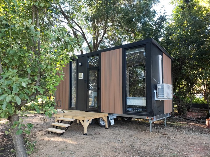Fantastic Secluded Tiny House with Fire Pit in Milawa, Victoria